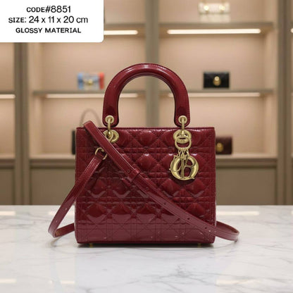 CHRISTIAN LADY DIOR
ɢʟᴏssʏ ᴍᴀᴛᴇʀɪᴀʟ
ɢᴏʟᴅ ʜᴀʀᴅᴡᴀʀᴇ
ᴡɪᴛʜ ᴡᴇʙ ʟᴏɴɢ sᴛʀᴀᴘ
sɪᴢᴇ: 24 cm
ᴡɪᴛʜ BOX
🎁🎁🎁

110 dhs✅

Zain31
♥️♥️♥️