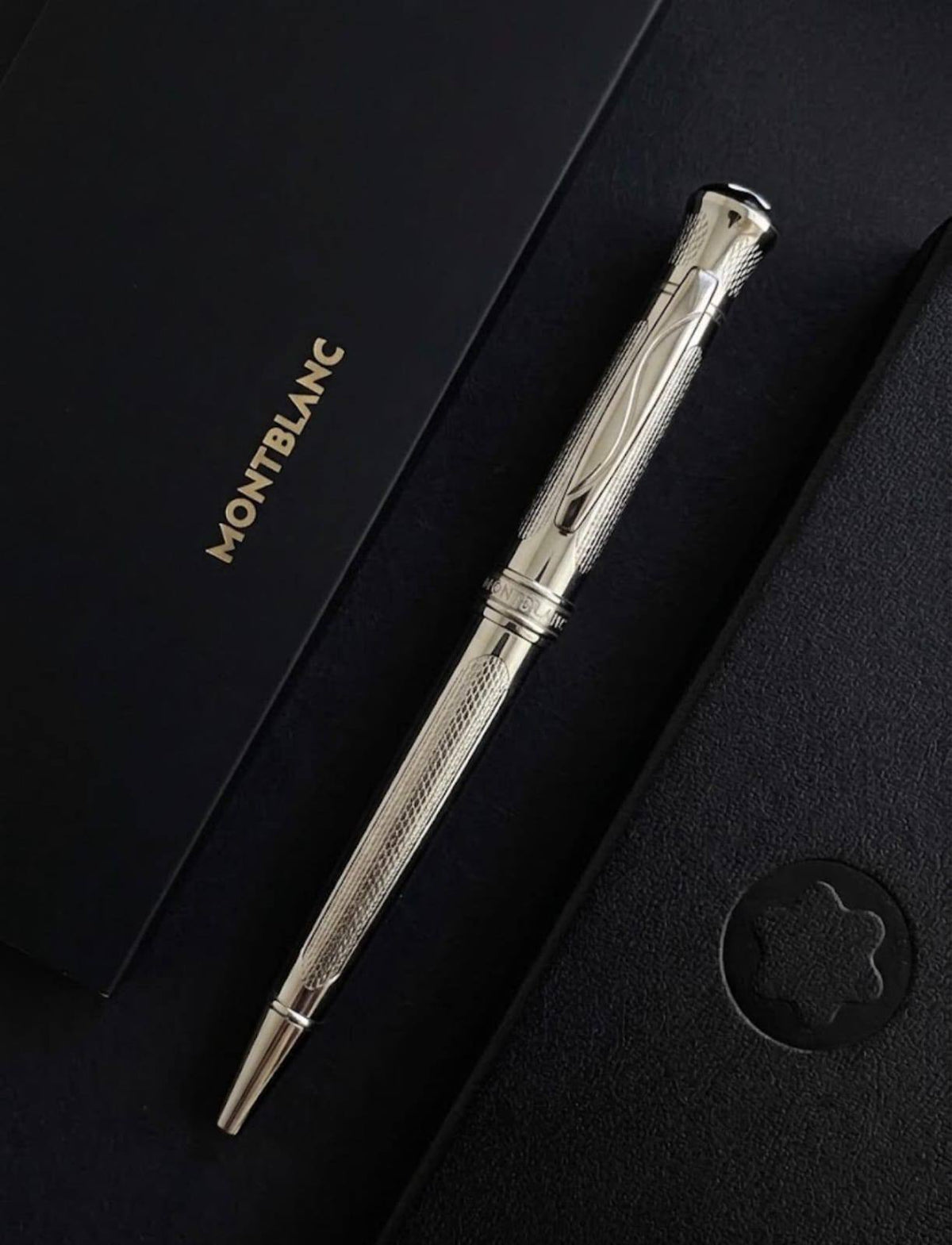 Mont Blanc 

pen master 
quality 
with original box 

95 dhs🇦🇪🇦🇪

Zain59
♥️♥️♥️
