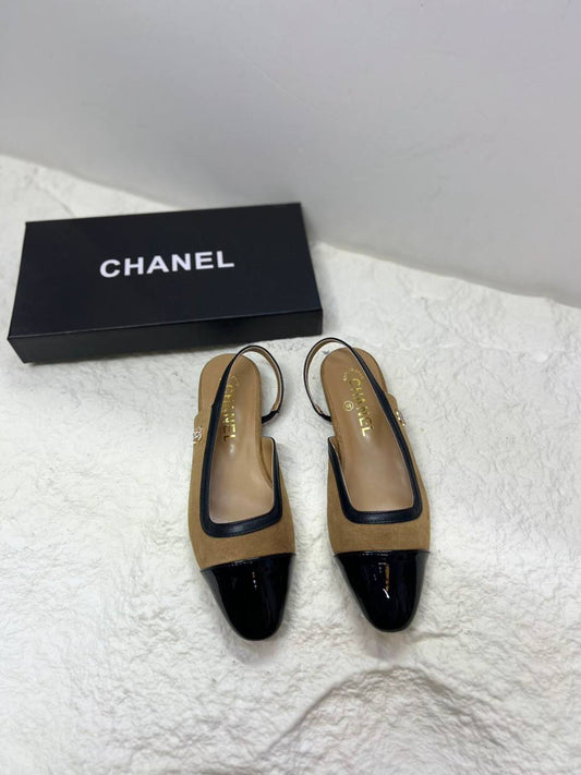 CHANEL
SIZE 36-41
105 dhs✅

Zain21
♥️♥️♥️