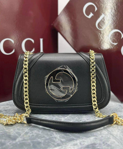 Gucci

95 dhs✅

with box
🎁🎁🎁

Zain72
♥️♥️♥️