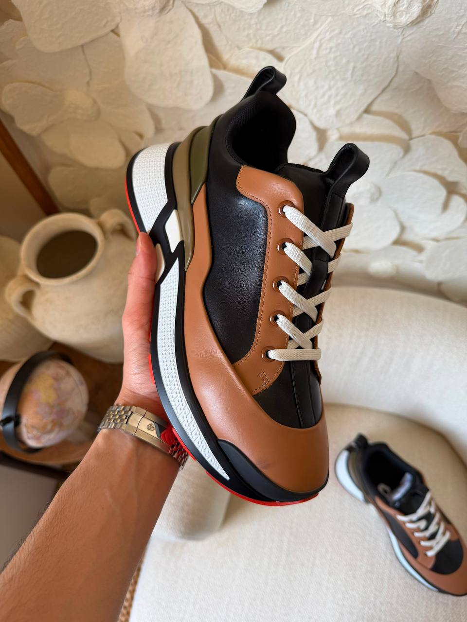 HERMES 🪼
*bouncing sneaker*
*TOP QUALITY*
*size: 40 to 46*
550 dhs💛

Zain185
♥️♥️♥️