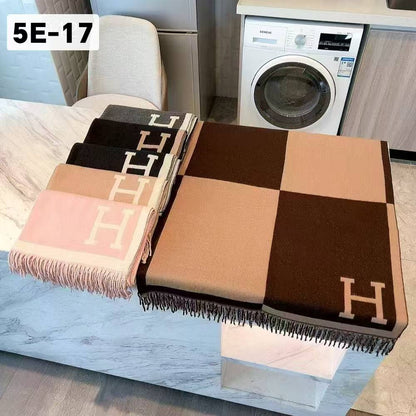 Scarf 
45 dhs🪙🌨️

Zain186
♥️♥️♥️