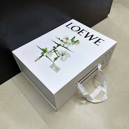 Box 38cm  
+
Paper Bag
30 dhs🪙💚

Zain39
♥️♥️♥️