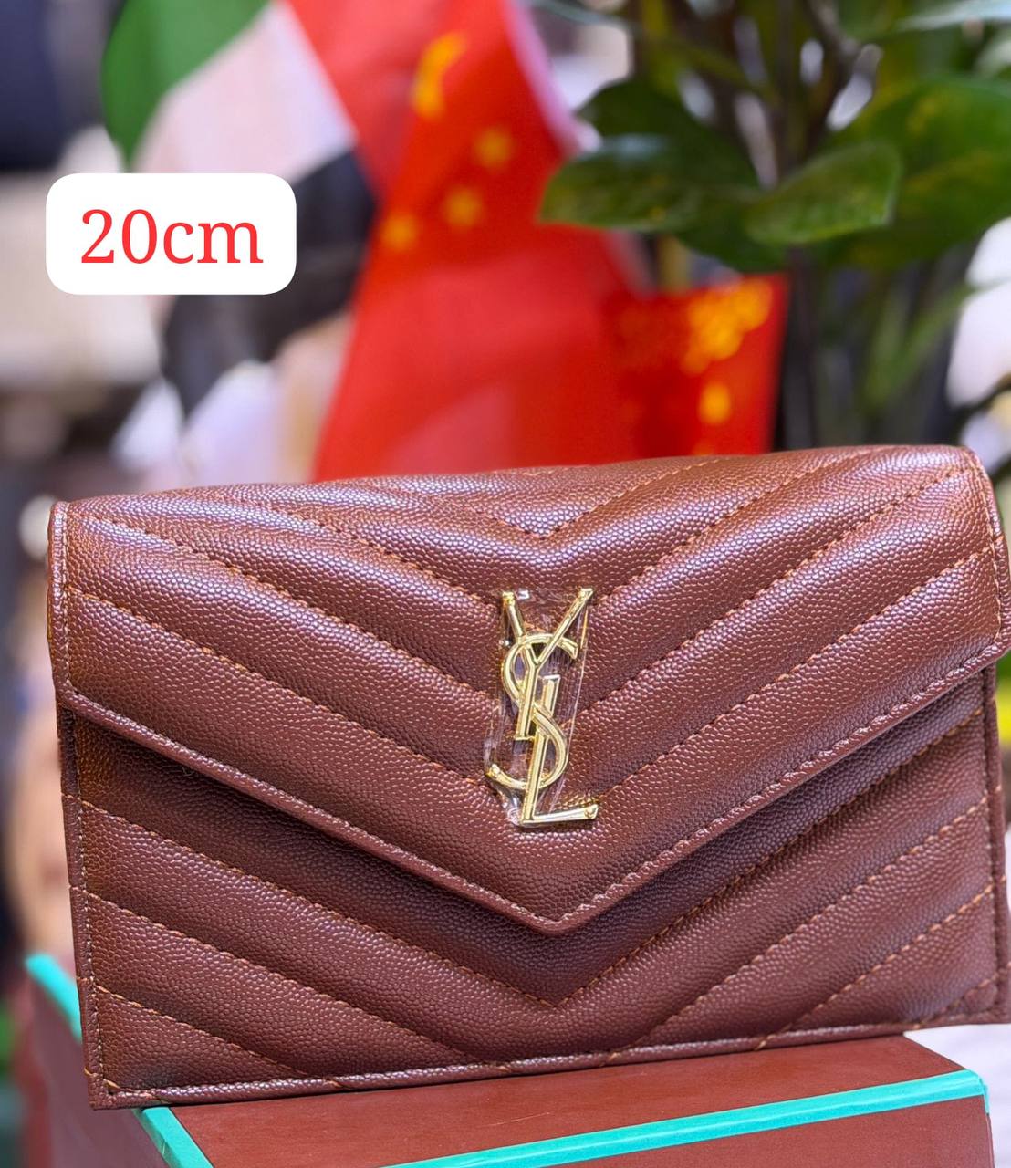 YSL💯
With box 
🎁🎁🎁

20Cm✨️
70 dhs✅

Zain168
♥️♥️♥️