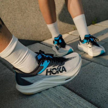 Hoka One One Rocket X 3 White Black Blue ，
Size 36-45 ，
250 dhs🪙💚

Zain18
♥️♥️♥️