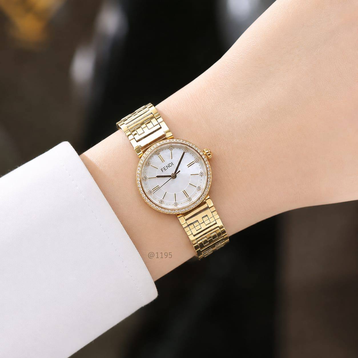 FENDI LADY 31.M 
260 dhs🇦🇪🇦🇪

Zain304
♥️♥️♥️