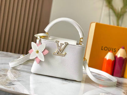 LV
Master🌺🌺
20cm 360 dhs✅
22cm 380 dhs✅

Zain297
Zain228
♥️♥️♥️