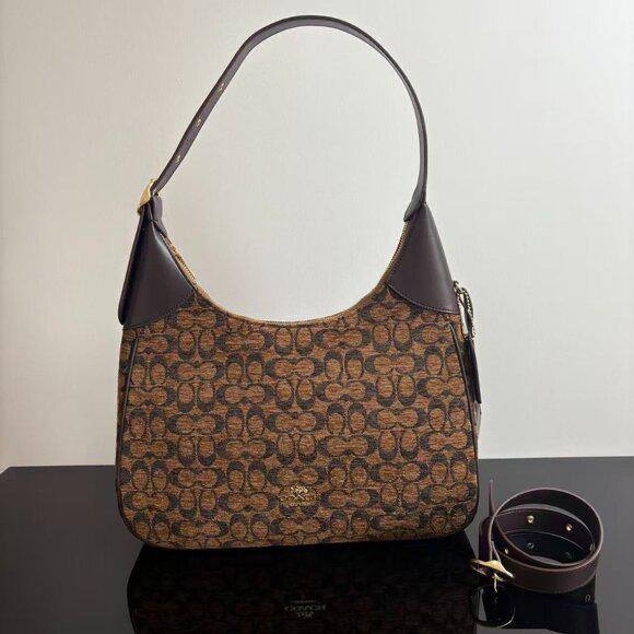 Coach Master
😍🌺36cm 
230 dhs💓

Zain248
♥️♥️♥️