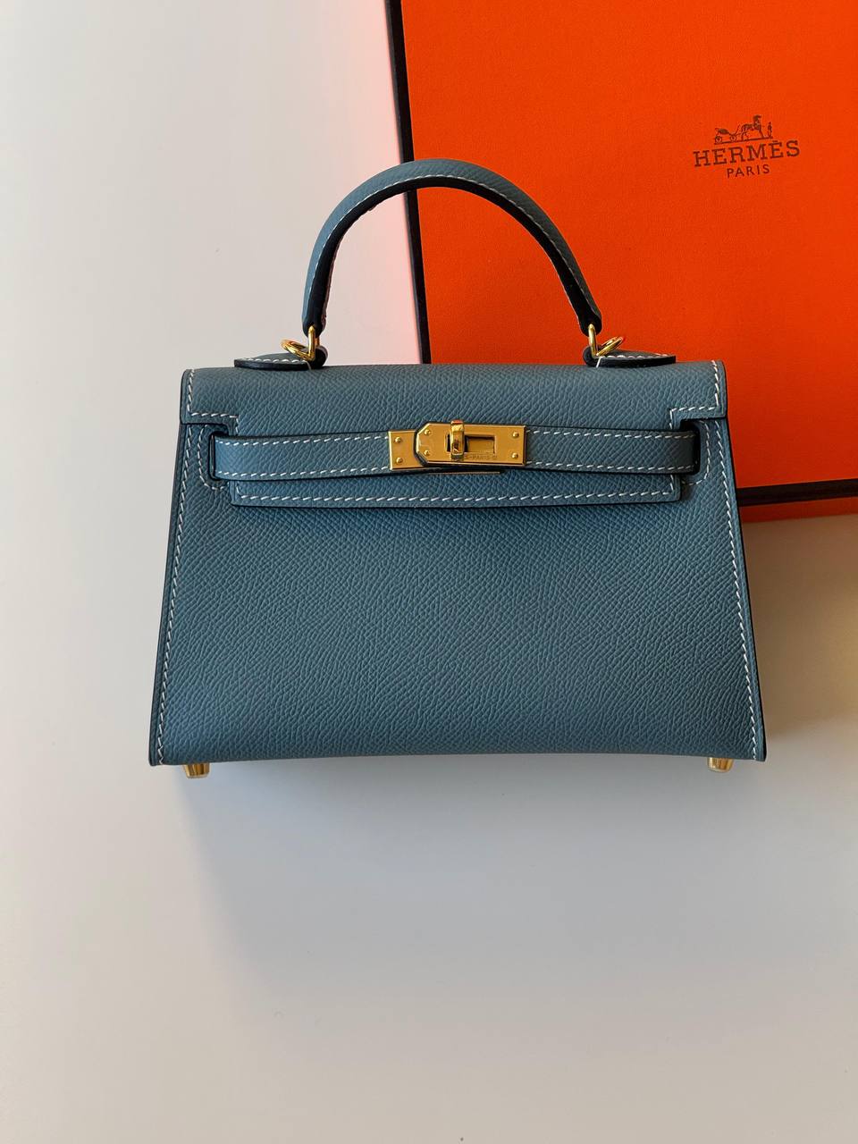 Hermes
minikelly 19cm💕
master quality😍with box❤️
340 dhs❤️💚❤️💚

Zain52
💚❤️💚