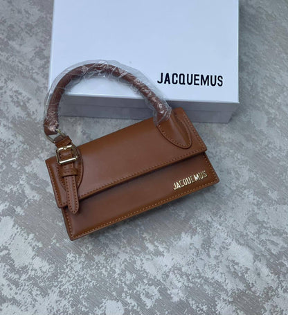 Jacquemus
95 dhs✅

with box
🎁🎁🎁

Zain175
♥️♥️♥️