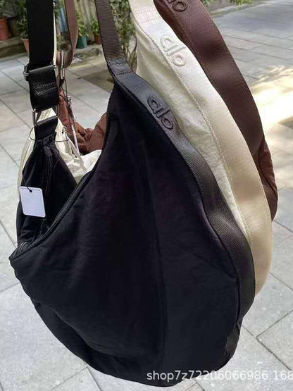 NEW CAME
ALO BAG
GOOD QUALITY
80 DHS💓

Zain40
♥️♥️♥️