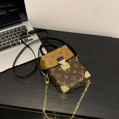 LV
17*12*6 cm
75 dhs✅

Zain17
♥️♥️♥️