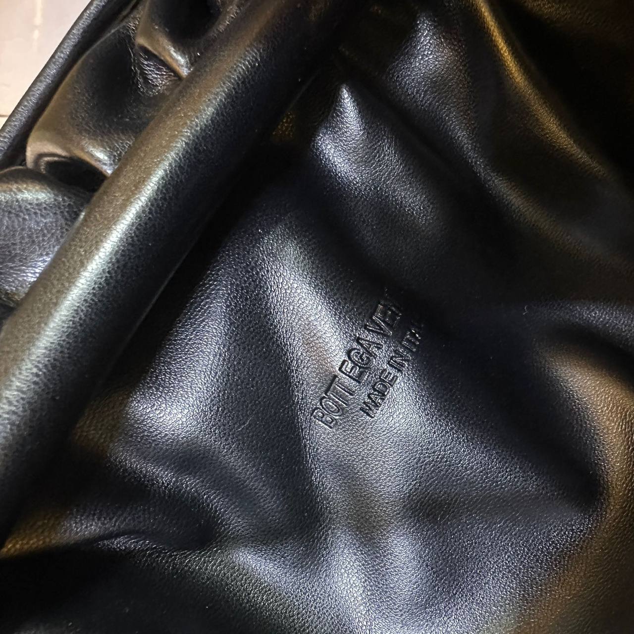 BOTTEGA

 NEW CAME
 GOOD QUALITY 

WITH BOX 
🎁🎁🎁

95 dhs🪙🌨️

Zain39
♥️♥️♥️