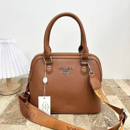 Prada
70 dhs🪙🌨️

Zain22
♥️♥️♥️
