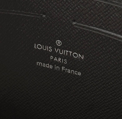 LOUIS VUITTON 

HAND BAG 
POUCH NEW 
CAME GOOD 
QUALITY WITH BOX

85 dhs🇦🇪🇦🇪🇦🇪

Zain39
Zain295
♥️♥️♥️