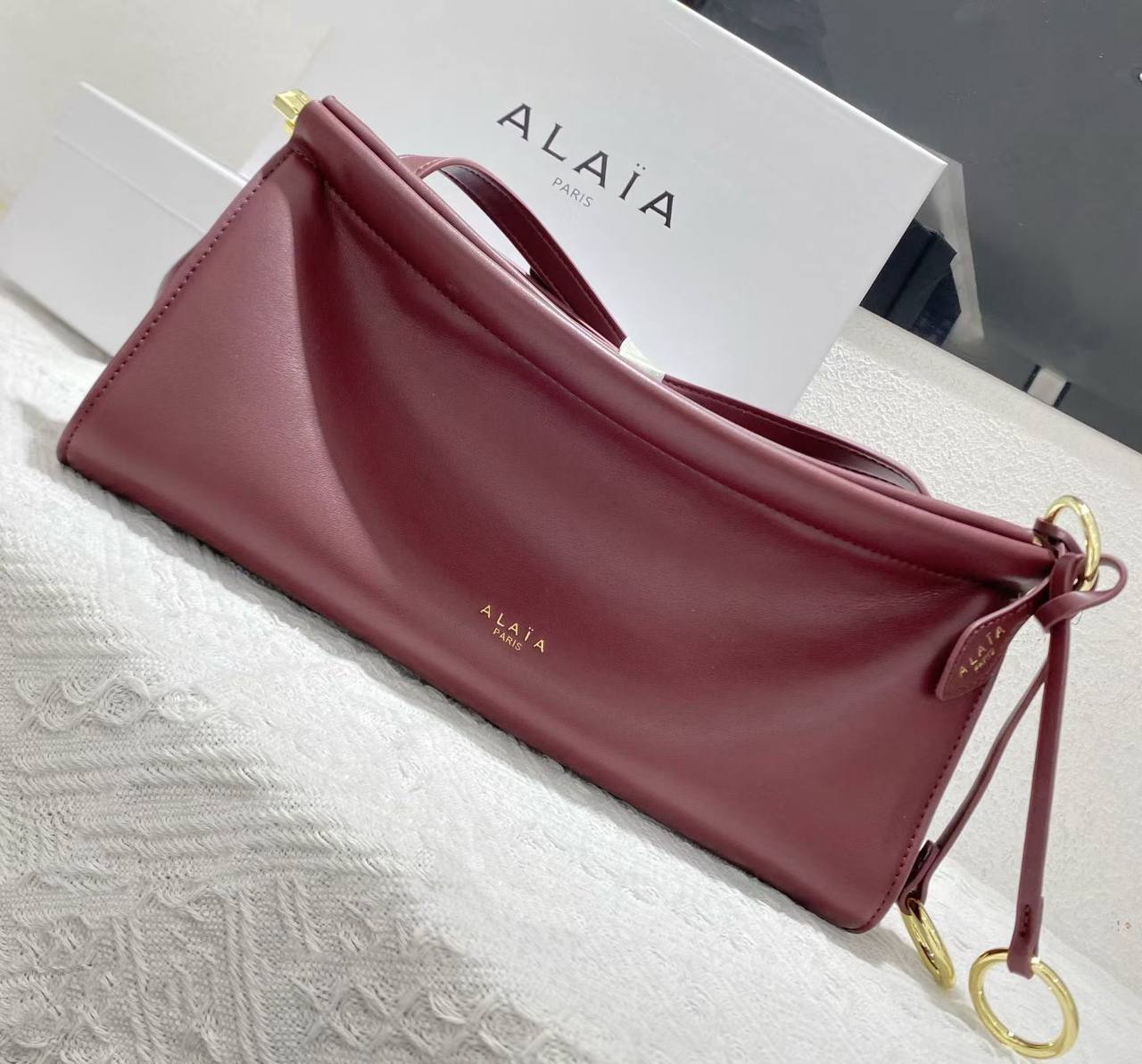 ALAIA 

COPY ONE NEW CAME 

WITH BOX 
🎁🎁🎁

130 dhs✅

Zain39
♥️♥️♥️