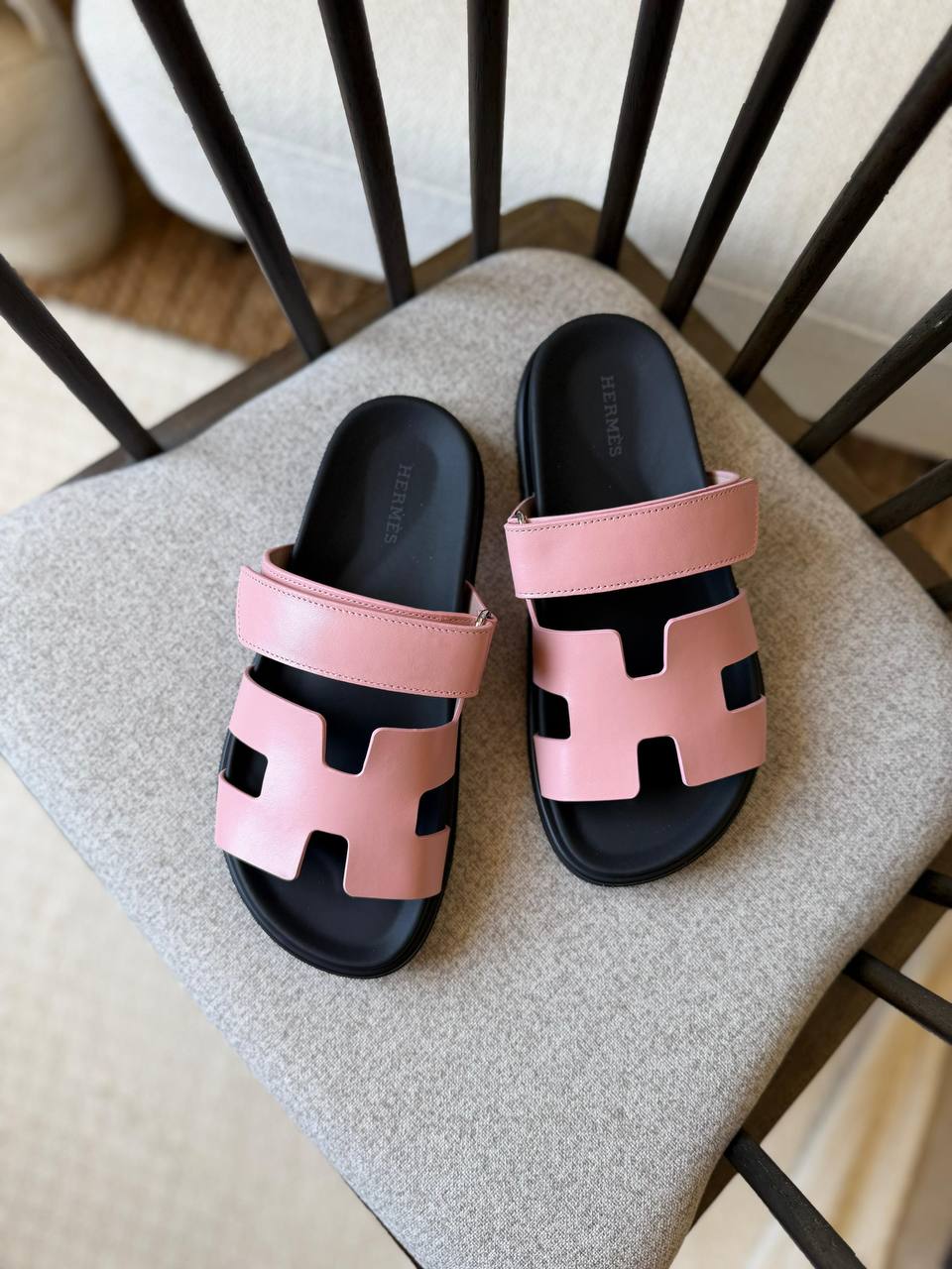 Hermes
𝑨𝑨𝑨 𝑸𝑼𝑨𝑳𝑰𝑻𝒀
𝑺𝒊𝒛𝒆 36 𝒕𝒐 41 
450 dhs✅

Zain81
♥️♥️♥️
