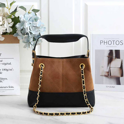 Chanel
100 dhs❣️
SIZE:23/8/18

with box
🎁🎁🎁

Zain07
♥️♥️♥️