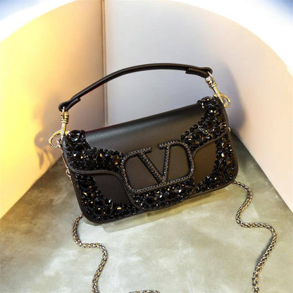 VALENTINO
 COPY ONE NEW CAME 

WITH BOX 
🎁🎁🎁

140 dhs❣️

Zain279
♥️♥️♥️