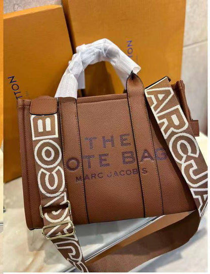 Marc Jacobs
110 dhs🌺

Zain143
♥️♥️♥️