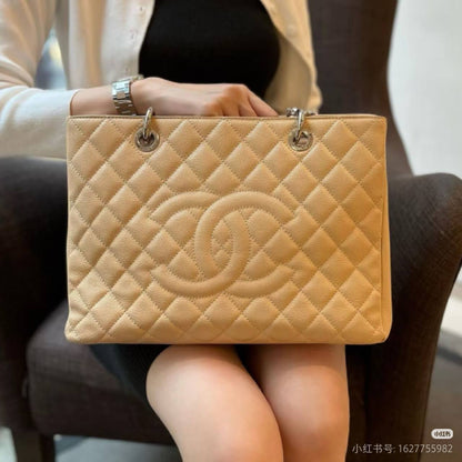 Chanel

280 dhs🇦🇪🇦🇪

Zain10
♥️♥️♥️