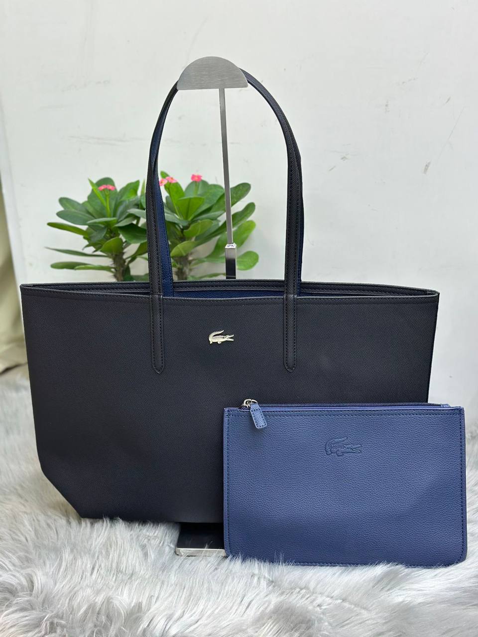 LACOSTE🐊
2in1
SIZE  ……… 46CM👍
75 dhs🪙🌨️

Zain244
♥️♥️♥️