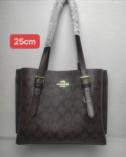 Coach
High quality
Size: 25cm

With box 
🎁🎁🎁

95 dhs🗽

Zain50
♥️♥️♥️