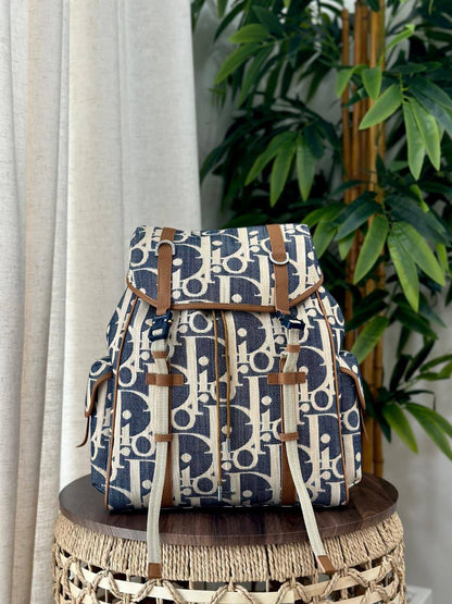 DIOR
*❗️BACKPACK ❗*
*SUPER MASTER QUALITY ❗*
1700 dhs✅
*WITH  PAPERBAG❗*

Zain267
♥️♥️♥️