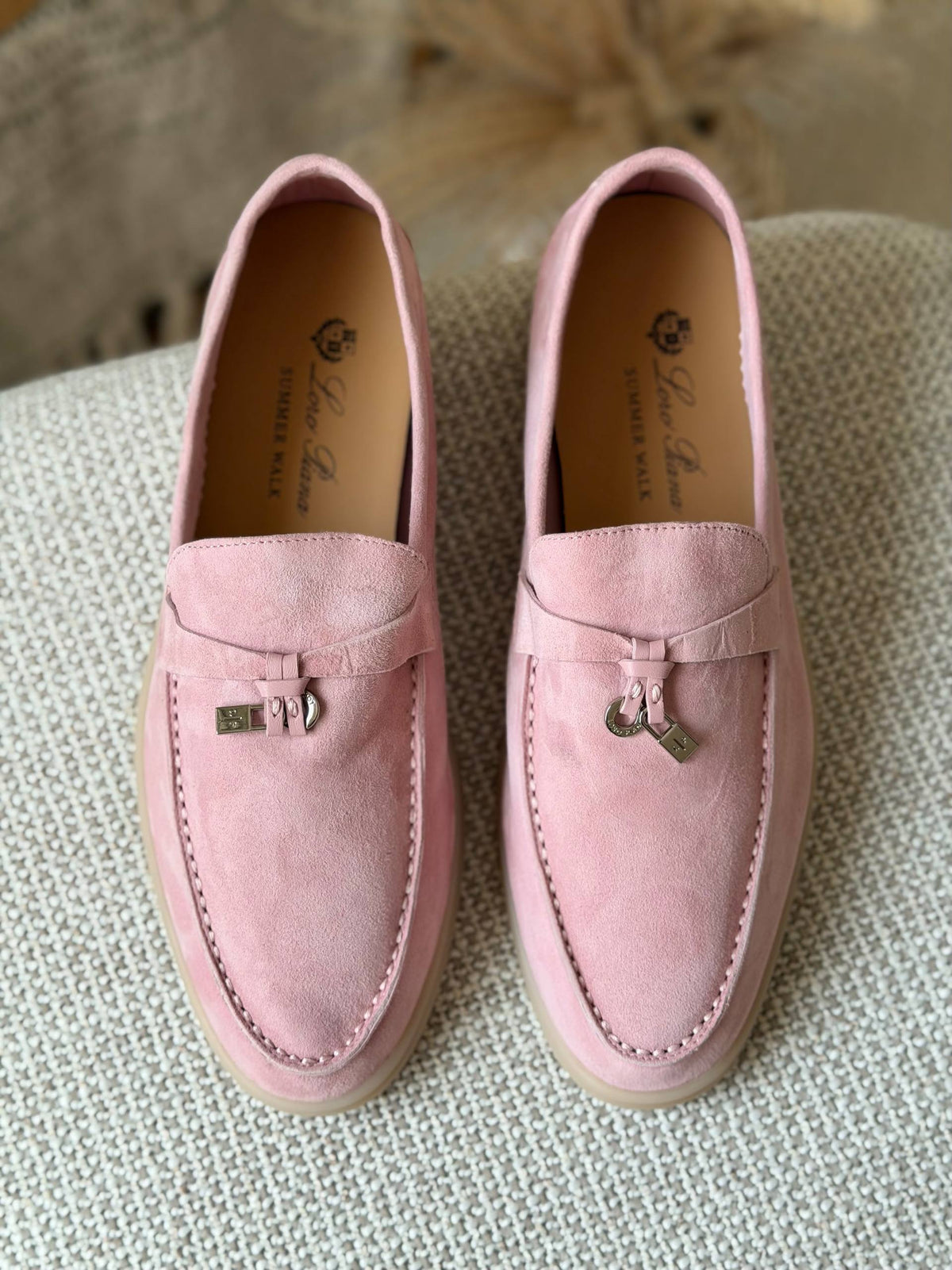 LORO PIANO

✨ new Collection
👠 36–41
💎 Premium Quality
🔥 Super Master
💰 430 dhs🇦🇪🇦🇪

Zain198
♥️♥️♥️