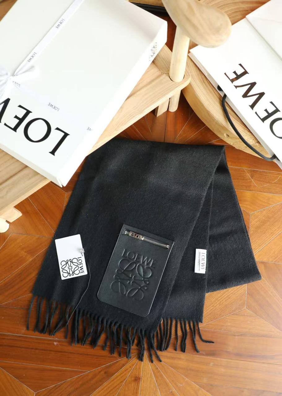 New collections
Lowe Scarf
*super master quality* 
350 dhs✅✅

Zain335
♥️♥️♥️