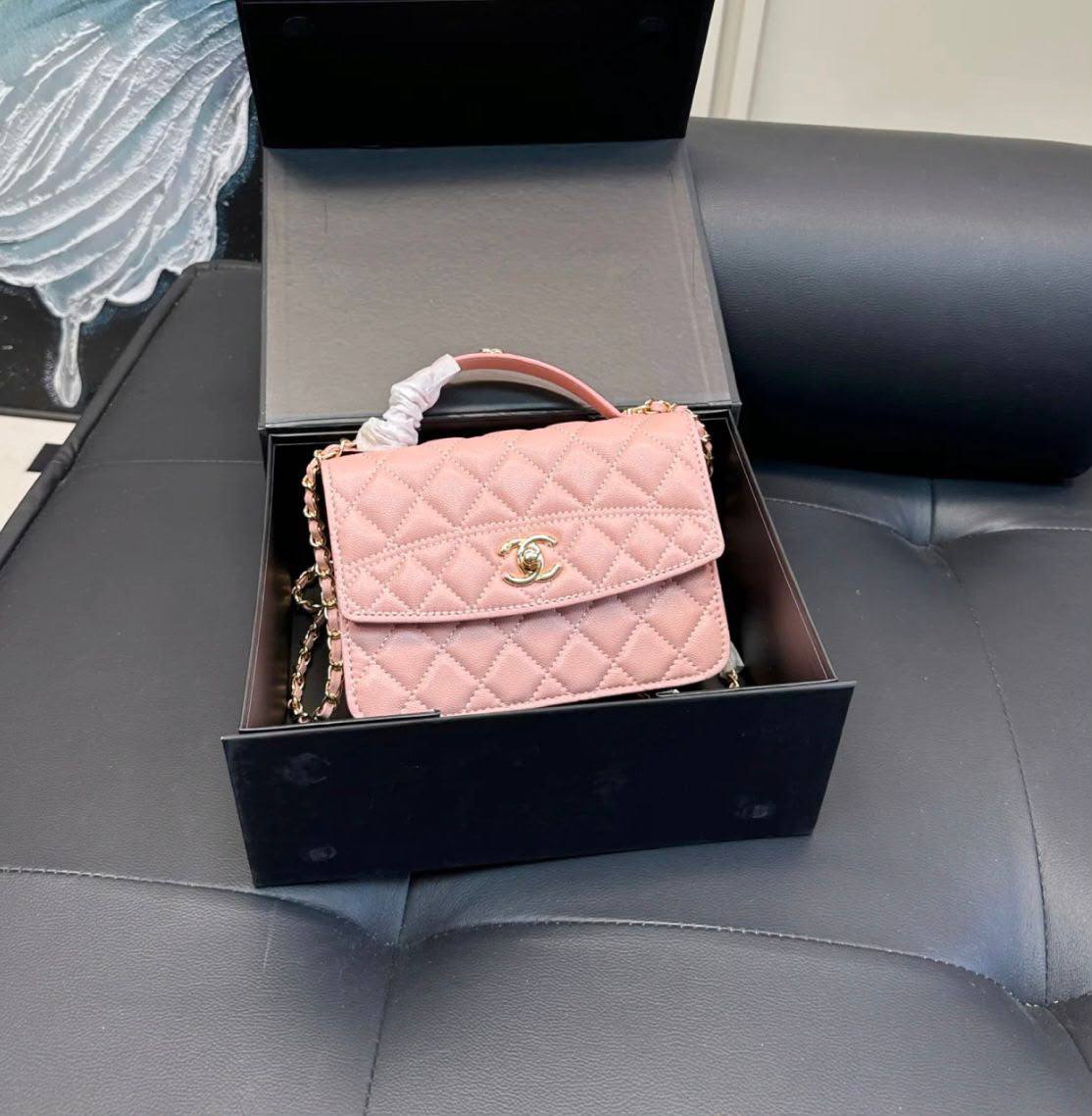 CHANEL 
COPY ONE 
 WITH BOX 
150 dhs🇦🇪🇦🇪

Zain295
♥️♥️♥️