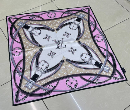 Silk square scarf 
40 dhs🪙💚

Zain93
♥️♥️♥️