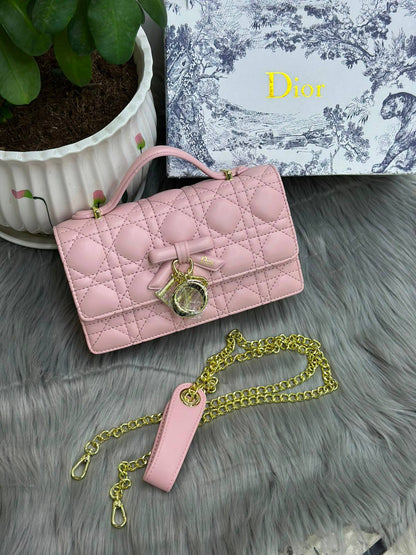 DIOR🌷

22cm🌷

110 dhs 
with box 

Zain244
♥️♥️♥️