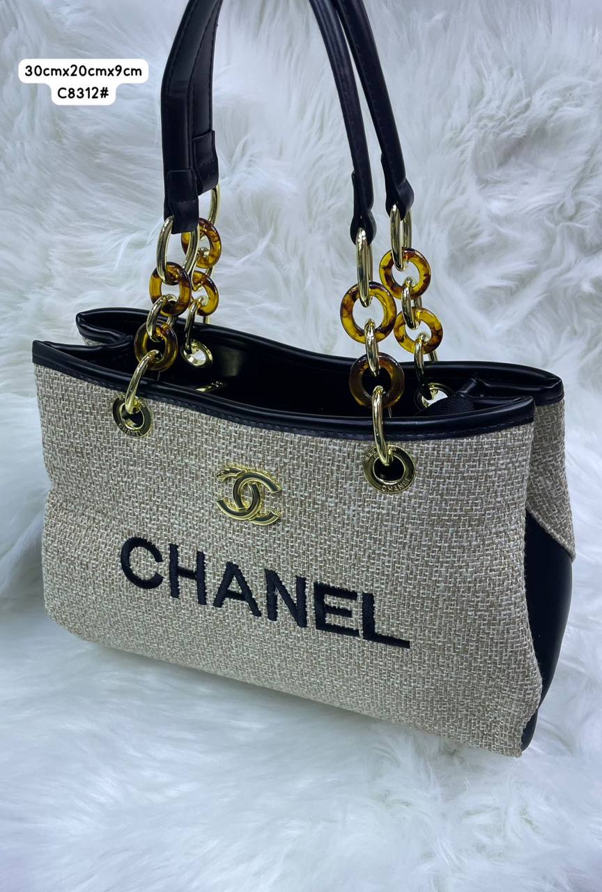 Chanel 
95 dhs✅

Zain72
♥️♥️♥️
