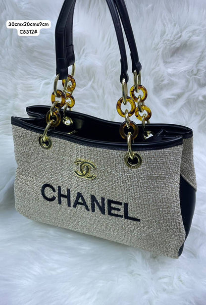 Chanel 
95 dhs✅

Zain72
♥️♥️♥️