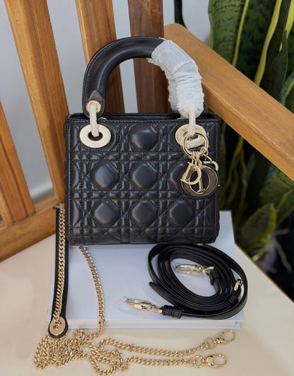 DIOR 💫
Super Master Quality ⚡️
Original Packing 🎁
17cm

For Price 👇 WhatsApp✅
0568585901 
0507557372
0552275751 Owner Zain 👌

Zain321
♥️♥️♥️