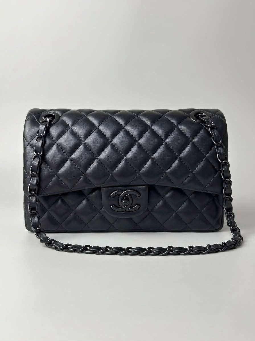 Chanel

High quality
With box 

115 dhs🇦🇪🇦🇪🇦🇪

Zain50
♥️♥️♥️