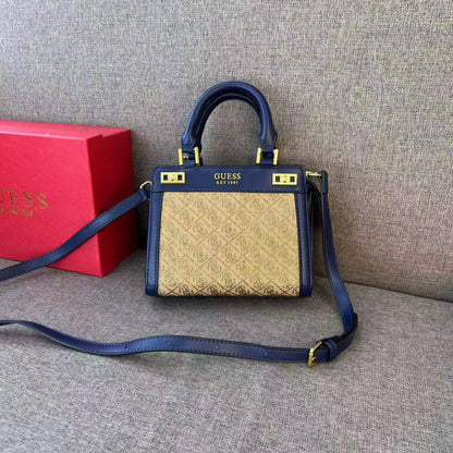 Bags

95 dhs✅

with box
🎁🎁🎁

Zain26
♥️♥️♥️