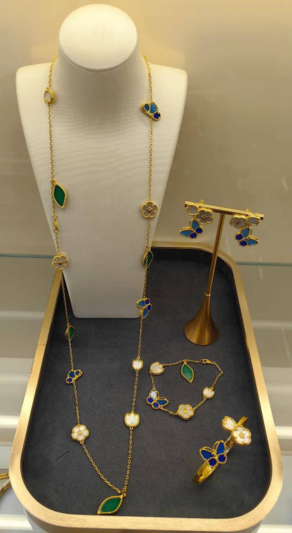 VCA Set
MASTER 💫✨
VANCLEAF SET
350 dhs✅

Zain89
♥️♥️♥️