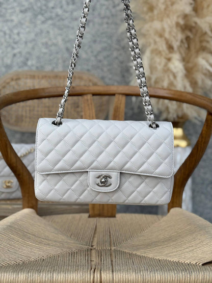 CHANEL
25cm
370 dhs🌺
Top quality 
With box🎁

Zain167
♥️♥️♥️