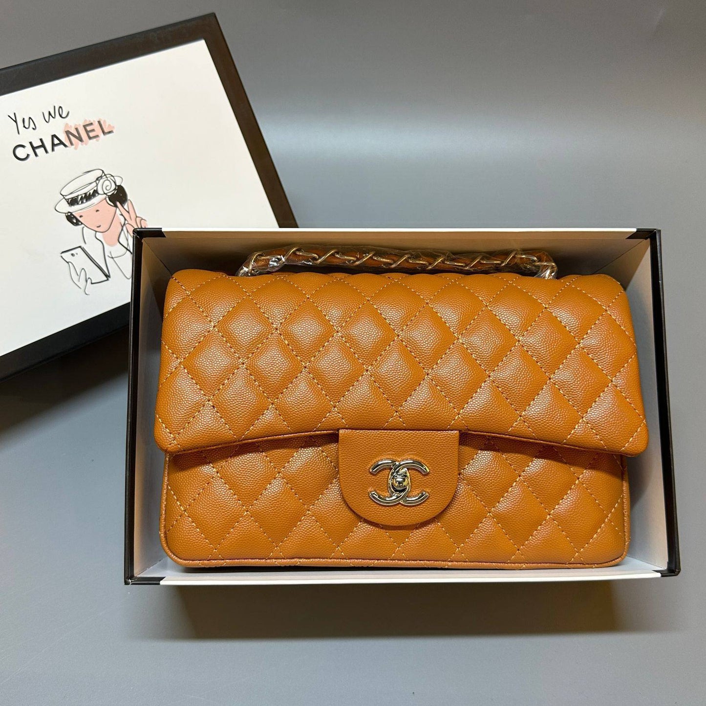 CHANEL
 GOOD QUALITY 
WITH BOX
125 dhs🇦🇪

Zain39
💓💓💓