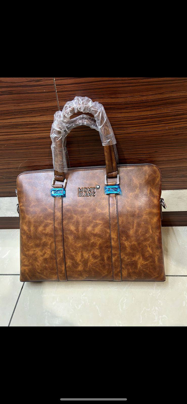 Laptop bag 
85 dhs💓

Zain190
♥️♥️♥️