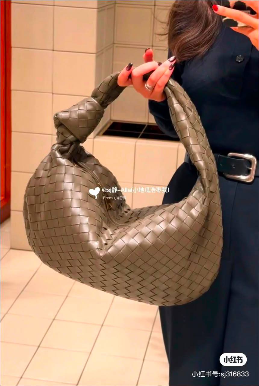 Bottega 


new arrival 

320 dhs🇦🇪🇦🇪🇦🇪

45cm🥰🥰

Zain228
♥️♥️♥️