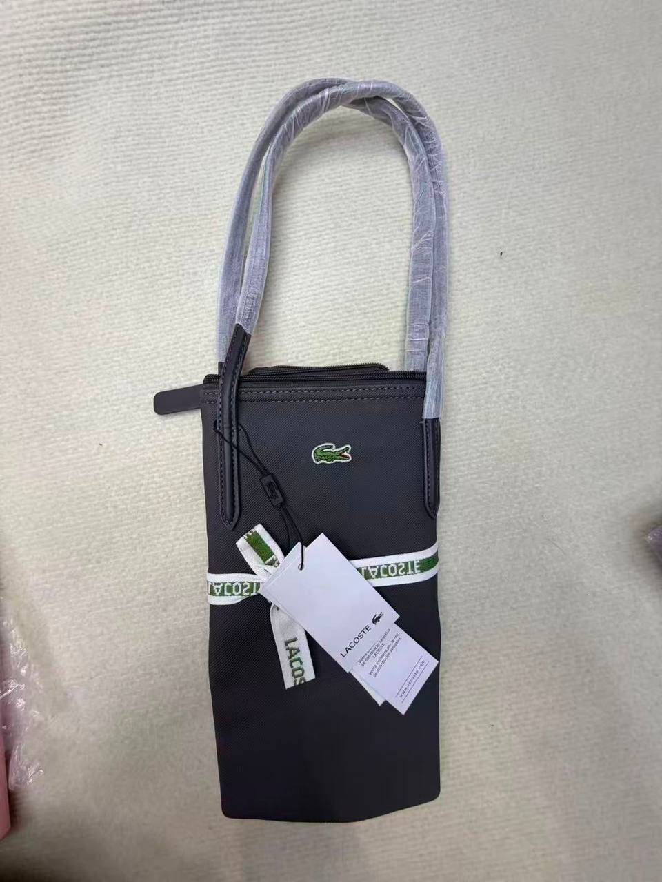Lacoste
50 dhs🇦🇪🇦🇪

Zain04
♥️♥️♥️