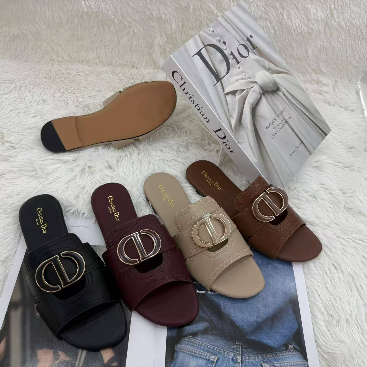 Dior

70 dhs💓

Zain232
♥️♥️♥️