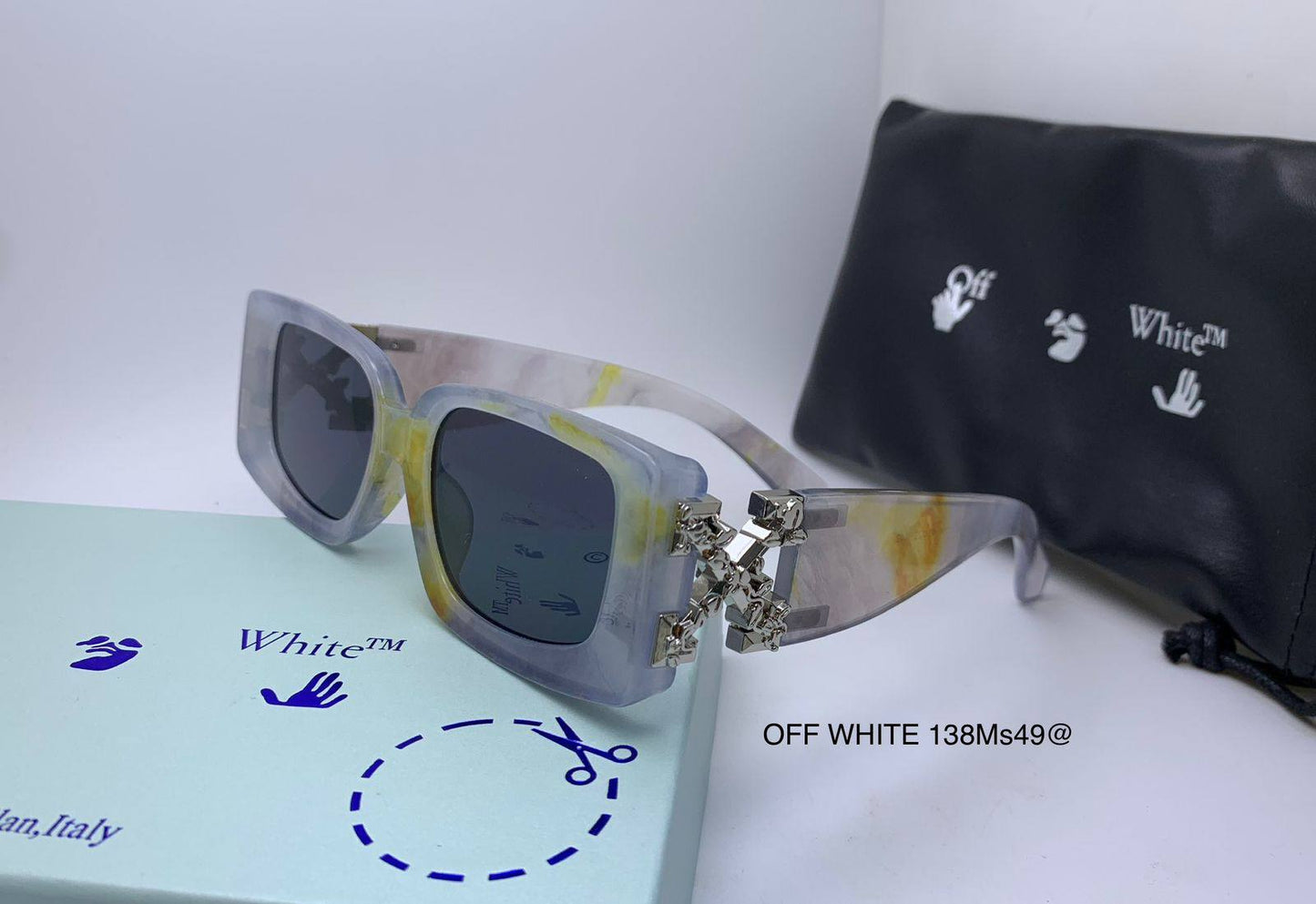 White
70 dhs🪙🌨️

Zain126
♥️♥️♥️