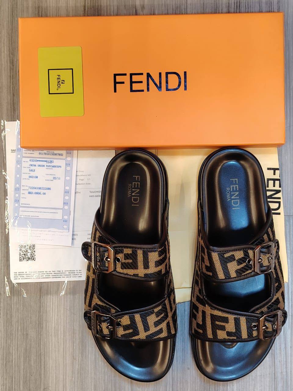 Fendi slipper for men, 
New Arrived 
Size 40 To 45
115 dhs❣️

Zain16
Zain120
♥️♥️♥️