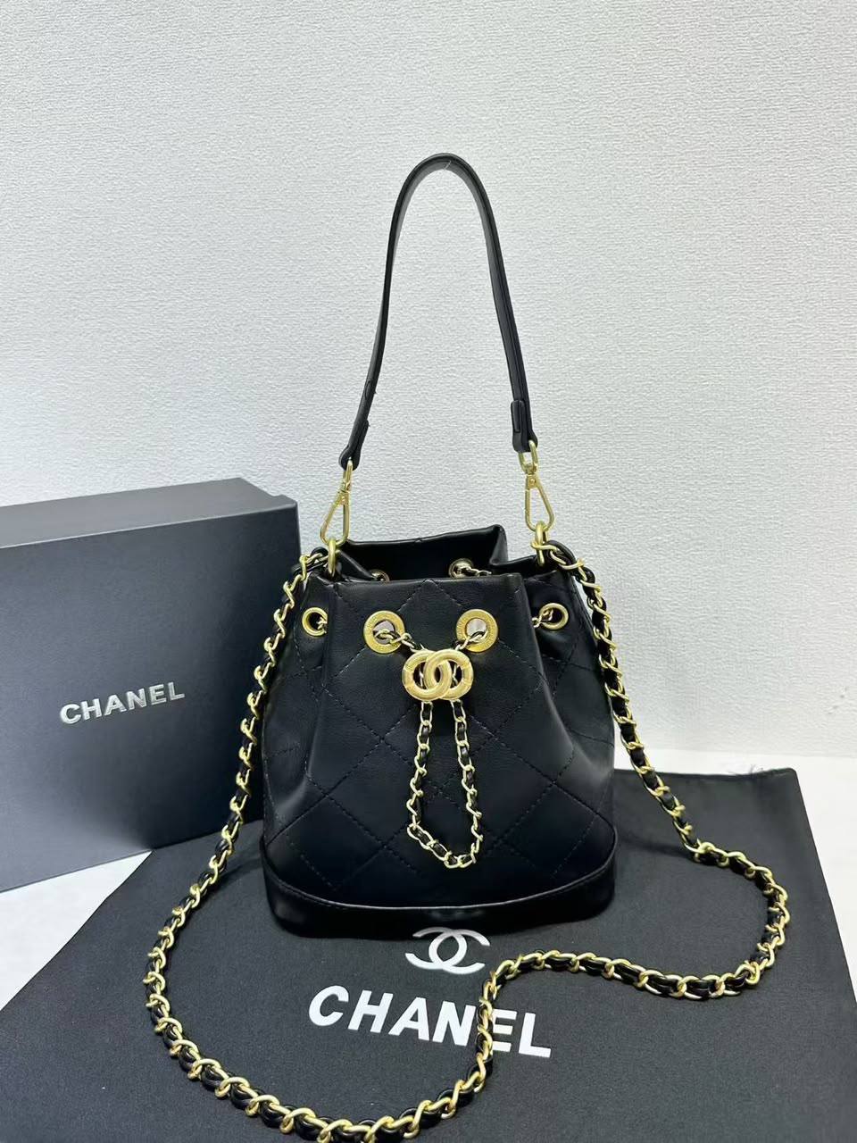 Chanel
with box
110 dhs🇦🇪🇦🇪

Zain143
♥️♥️♥️