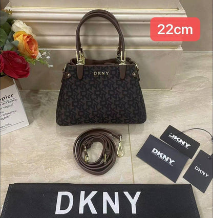 Aigner - DKNY
100 dhs✅
size：22cm
good-quality 

with box
🎁🎁🎁

Zain35
♥️♥️♥️