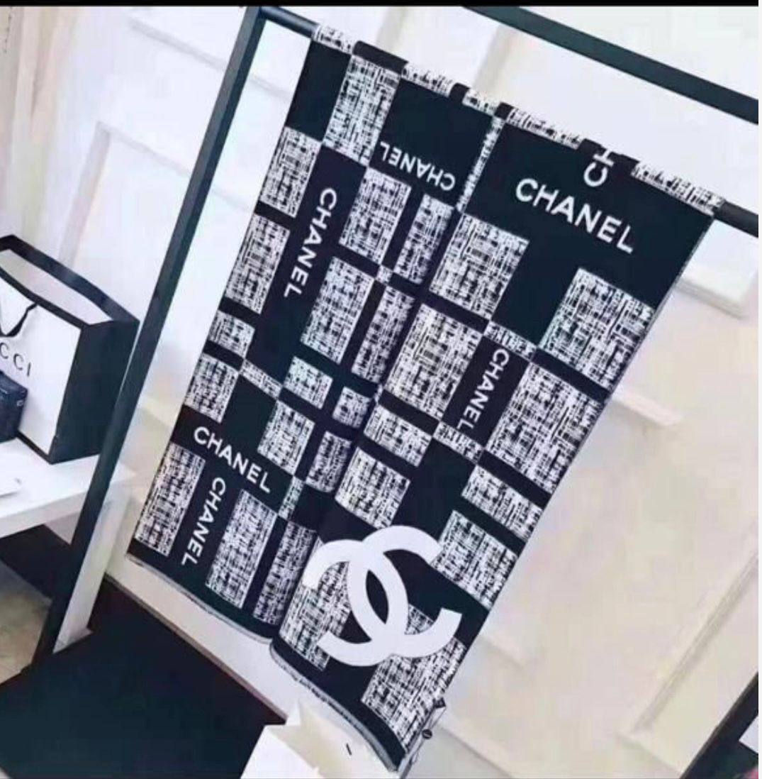 Winter scarf 
45 dhs🪙🌨️

Zain93
♥️♥️♥️